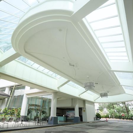 Thistle Johor Bahru Exterior foto The interior of the National Museum of Singapore
