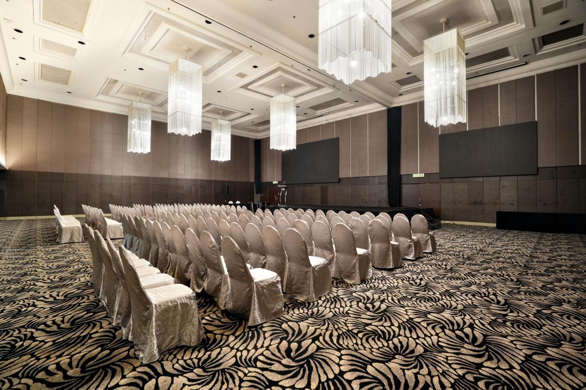 Thistle Johor Bahru Exterior foto The ballroom